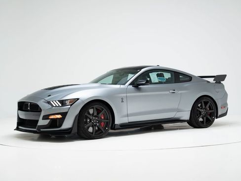 Used 2022 Ford Mustang Shelby GT500 w/ Carbon Fiber Track Pack RWD image 7