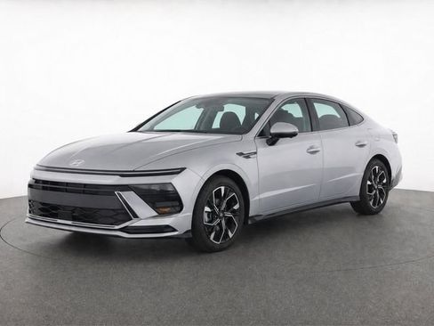 Used 2025 Hyundai Sonata SEL FWD image 8