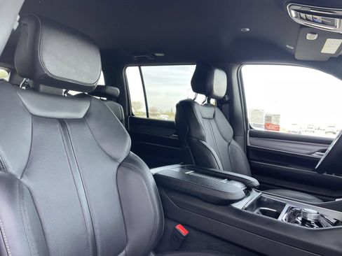 New 2026 Jeep Grand Wagoneer Limited w/ 8-Passenger Seating Package AWD/4WD image 26