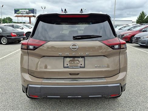 New 2025 Nissan Rogue SL w/ Tech Package image 9