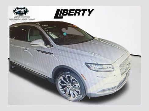 Used 2022 Lincoln Nautilus Reserve image 1