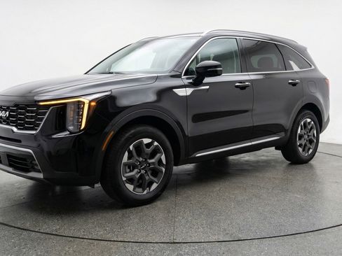 Used 2024 Kia Sorento S FWD image 3