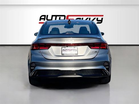 Used 2023 Kia Forte GT-Line w/ GT-Line Premium Package image 6