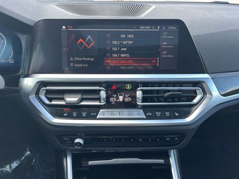 Used 2021 BMW 330i xDrive Sedan w/ Premium Package image 18