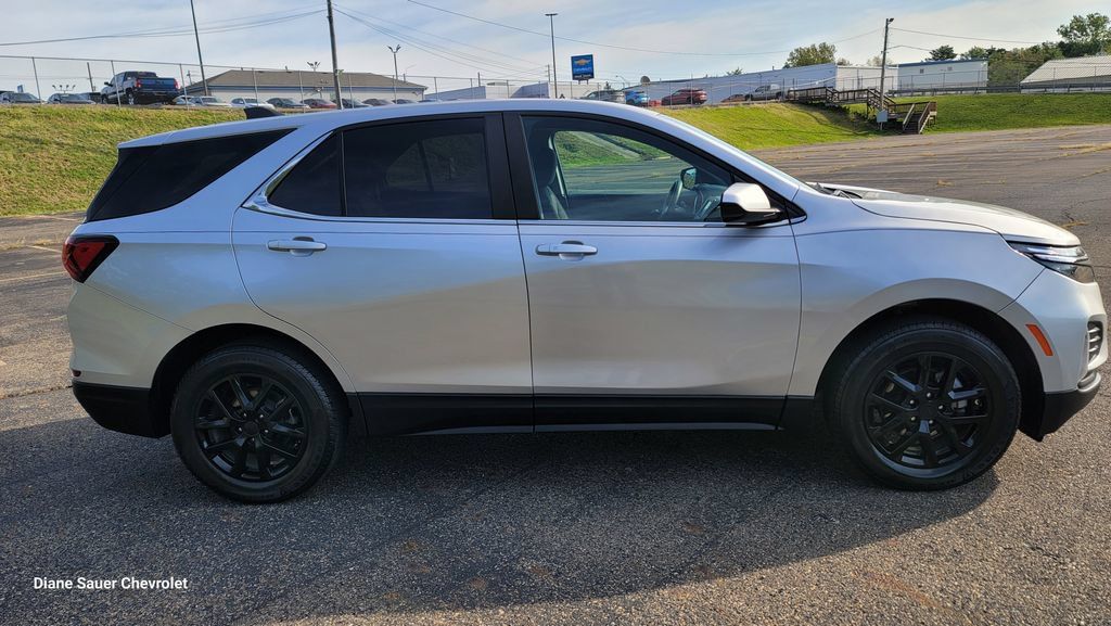 Used 2022 Chevrolet Equinox LT AWD/4WD image 14