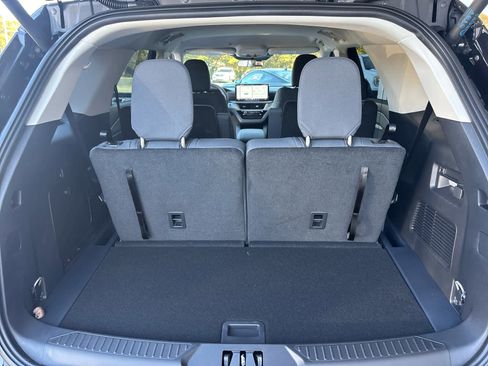 New 2026 Ford Explorer Active image 24