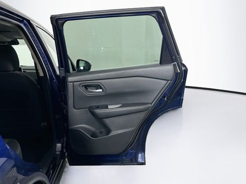 Used 2025 Nissan Rogue SV AWD/4WD image 29