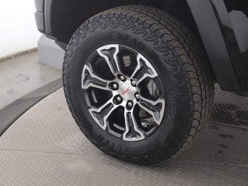 Used 2025 GMC Canyon AT4 w/ Technology Plus Package image 13