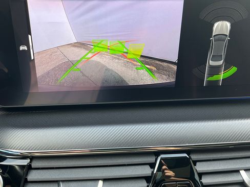 Used 2022 BMW M5 image 33