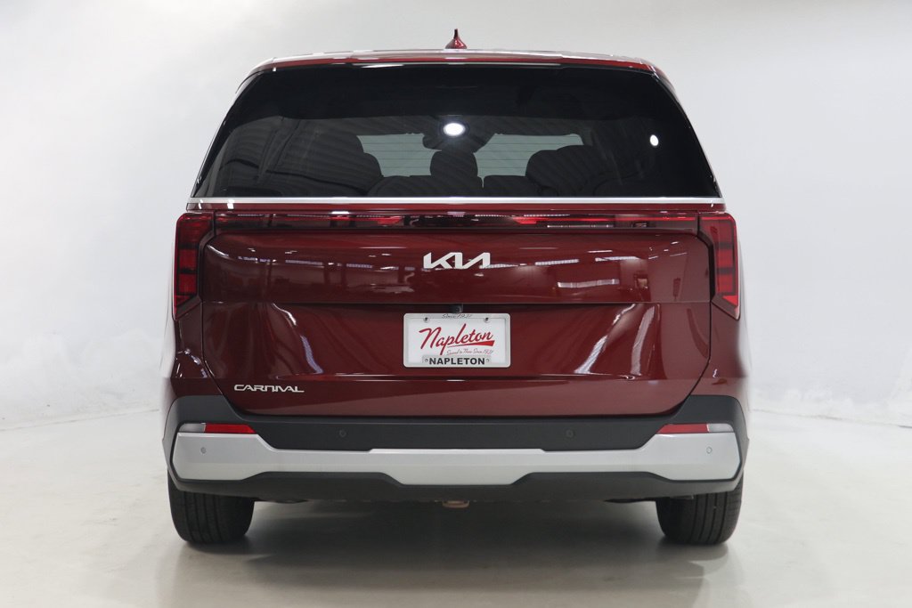 Used 2026 Kia Carnival FWD image 7