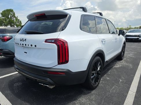 Certified 2022 Kia Telluride SX w/ Towing Package FWD image 14