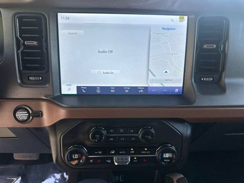 Used 2024 Ford Bronco Outer Banks AWD/4WD image 36
