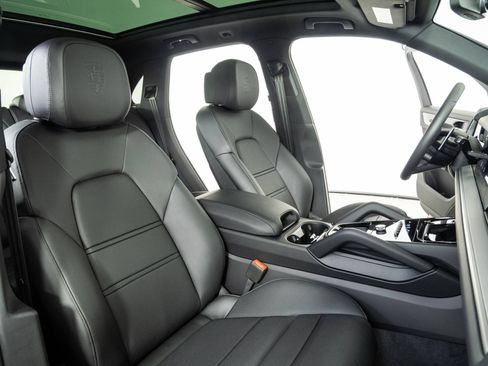 New 2026 Porsche Cayenne AWD/4WD image 23