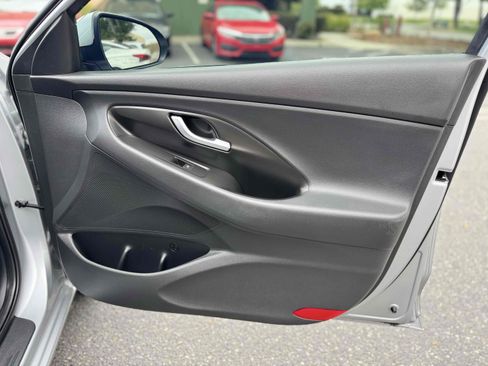 Used 2020 Hyundai Elantra GT FWD image 19