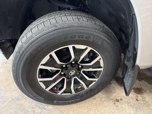 Used 2023 Toyota Tacoma TRD Sport image 4