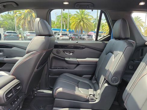 Used 2024 Honda Pilot TrailSport image 14