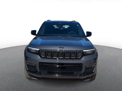 Used 2023 Jeep Grand Cherokee L Summit image 3