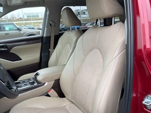 Used 2022 Toyota Highlander Platinum image 7