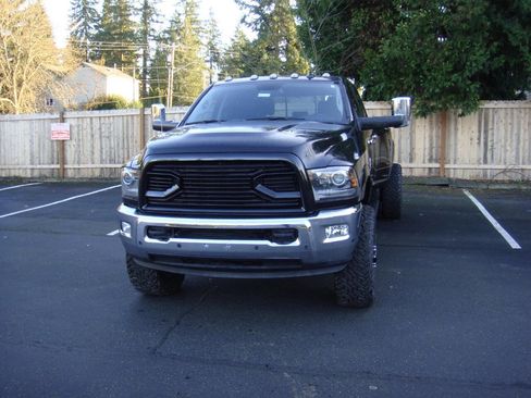 Used 2018 RAM 3500 Laramie w/ Convenience Group image 3