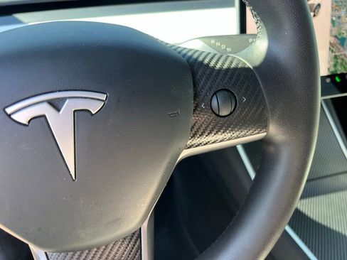 Used 2020 Tesla Model Y Long Range image 40