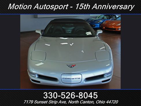 Used 2004 Chevrolet Corvette Convertible w/ Preferred Equipment Group RWD image 4