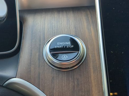 Certified 2025 Mercedes-Benz GLC 300 image 25