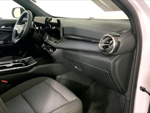 Used 2026 Chevrolet Equinox LT AWD/4WD image 17