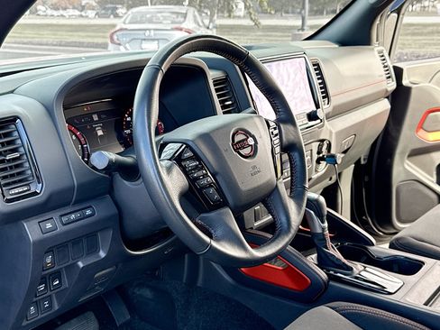 Used 2022 Nissan Frontier PRO-4X w/ Technology Package image 4