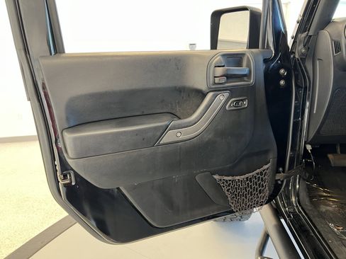 Used 2018 Jeep Wrangler Unlimited Sport S image 19