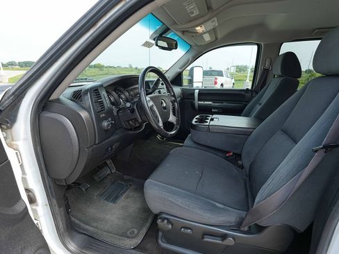 Used 2009 Chevrolet Silverado 2500 LT w/ Exterior Plus Package AWD/4WD image 10