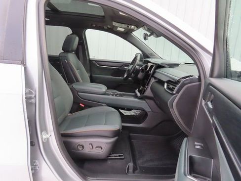 Used 2025 GMC Acadia AT4 w/ Super Cruise Package image 26