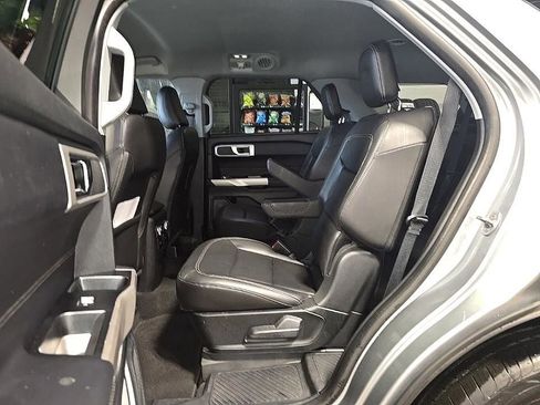Used 2022 Ford Explorer XLT w/ Equipment Group 202A image 26
