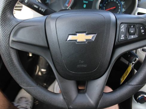 Used 2014 Chevrolet Cruze LS FWD image 14