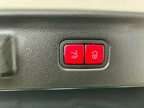 Used 2023 Mercedes-Benz S 500 4MATIC w/ AMG Line image 9