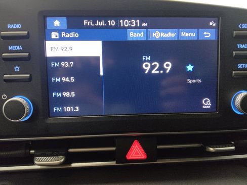 Used 2023 Hyundai Elantra SEL w/ Preferred Accessory Package FWD image 25