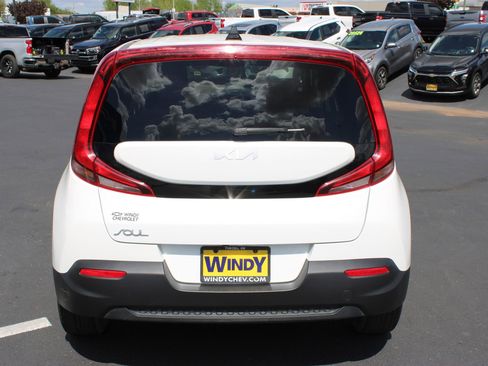 Used 2022 Kia Soul LX w/ Technology Package FWD image 7