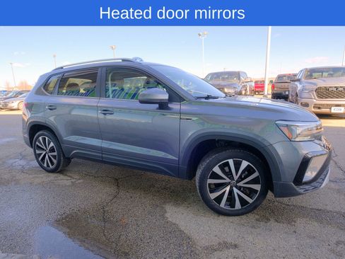 Used 2024 Volkswagen Taos SE image 12