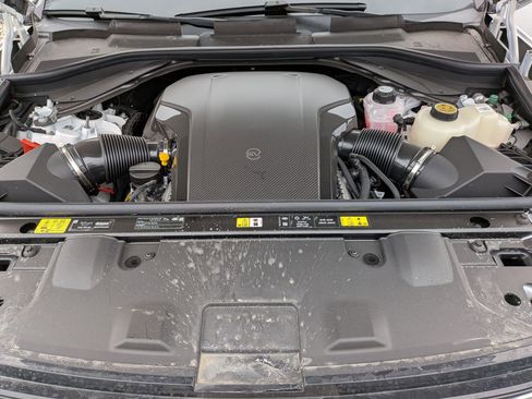 New 2025 Land Rover Range Rover SV image 35