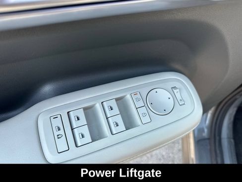 Used 2025 Hyundai Santa Fe SEL FWD image 12