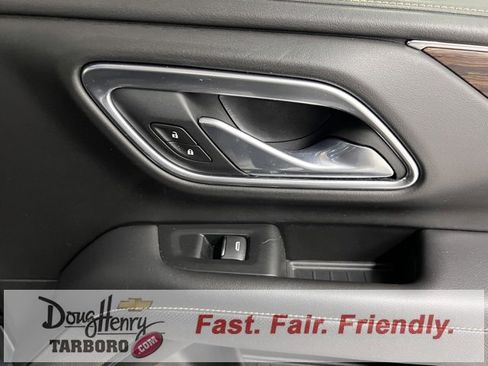 Used 2021 Chevrolet Suburban Premier w/ Premium Package image 42