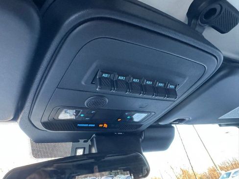 New 2025 Ford Bronco Badlands image 35