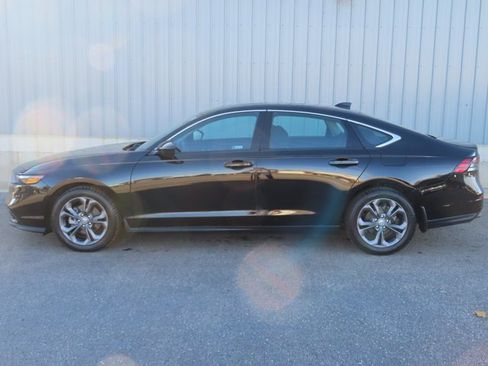 Used 2023 Honda Accord EX image 9