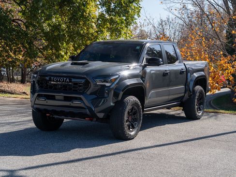 Used 2024 Toyota Tacoma TRD Pro image 5