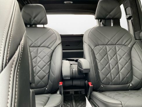 New 2026 BMW X7 xDrive40i w/ Executive Package image 12