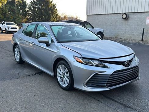 Used 2024 Toyota Camry LE image 28