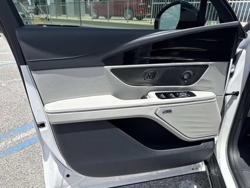 New 2026 Lincoln Nautilus Premier w/ Equipment Group 102A AWD/4WD image 18