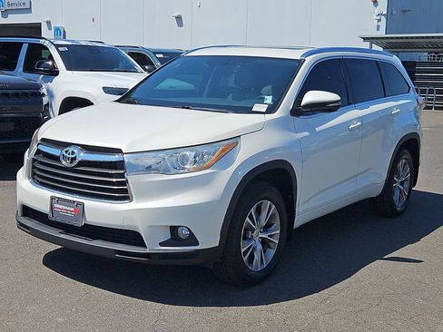 Used 2015 Toyota Highlander XLE AWD/4WD image 3