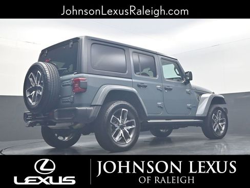 Used 2024 Jeep Wrangler Unlimited w/ Convenience Group image 19