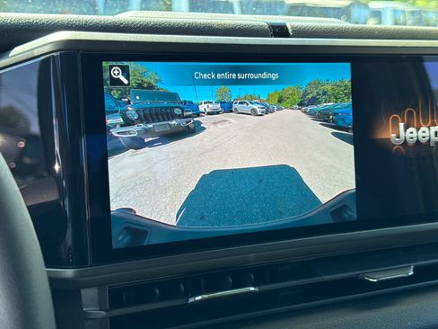 New 2025 Jeep Gladiator Sport image 26