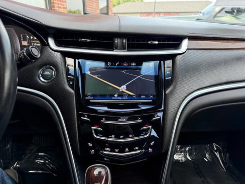 Used 2013 Cadillac XTS Premium FWD image 14